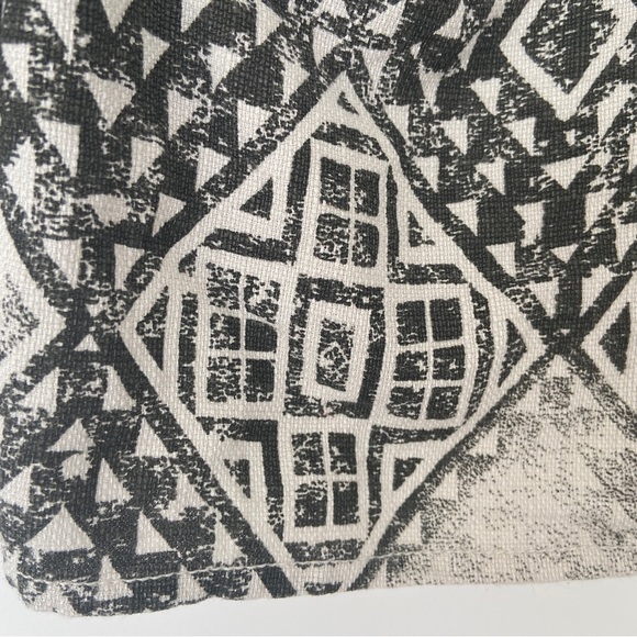 VERO MODA DENIM WHITE/GREY GEOMETRIC PATTERN TOP WITH BROWN SUEDE TRIM TOP, SM - Picture 7 of 13